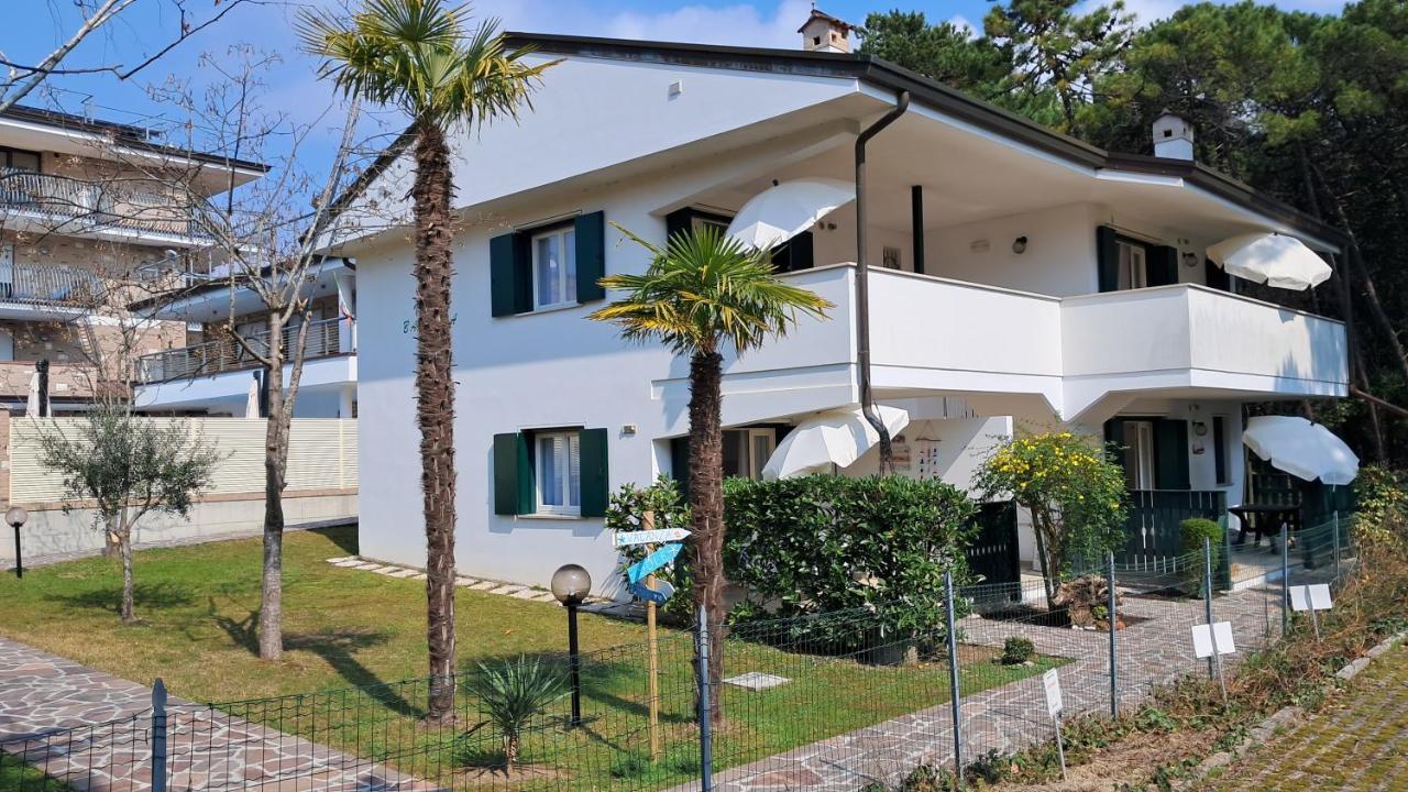 Villa Barbara Fra I Pini لينانو سابيادورو المظهر الخارجي الصورة