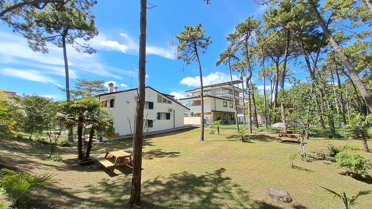 Villa Barbara Fra I Pini لينانو سابيادورو المظهر الخارجي الصورة
