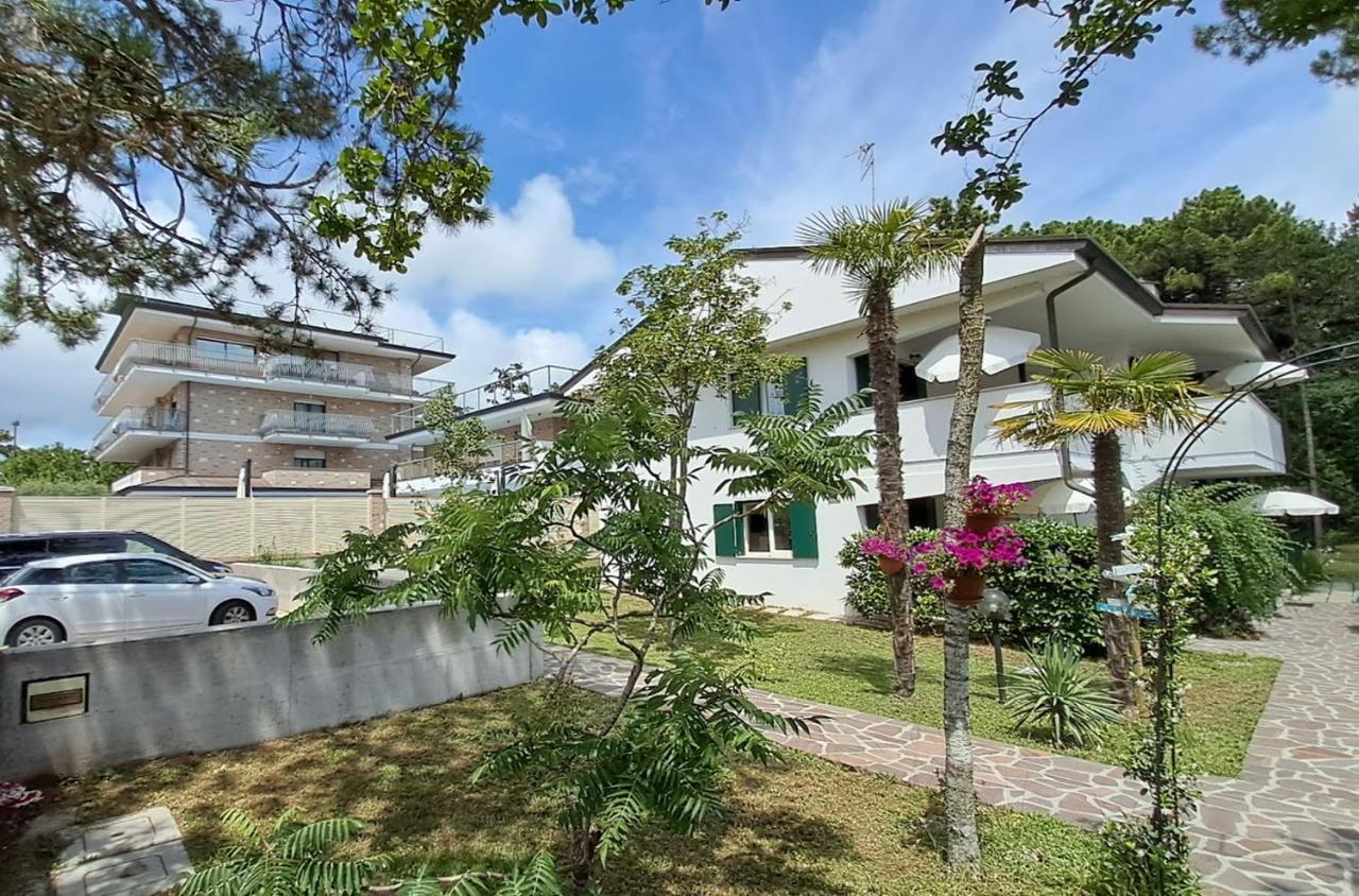 Villa Barbara Fra I Pini لينانو سابيادورو المظهر الخارجي الصورة
